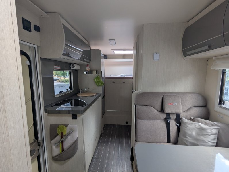 NobelART A-9000 Elegance, obytný vůz, model 2024, Ford Transit 2.0 TDI 96 kW – 6 míst / 6 lůžek