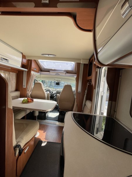 Nabízíme k prodeji obytný automobil Laika Ecovip 329 / 2.3 JTD (150 k) / 2018 / 