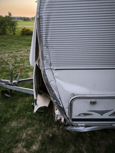 Karavan na pevné stání 