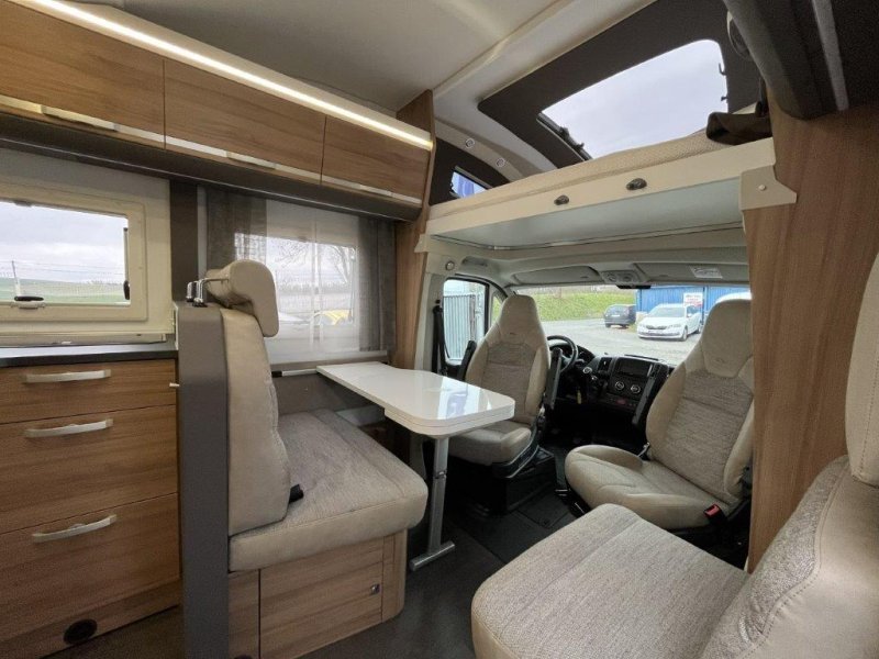 ADRIA Coral XL Axess 670 SL PLNÁ VÝBAVA