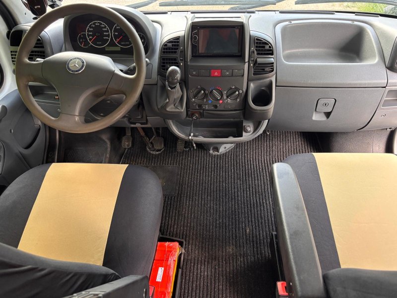 OBYTNÝ AUTOMOBIL KNAUS TRAVEL - klimatizace, tažné, garáž 