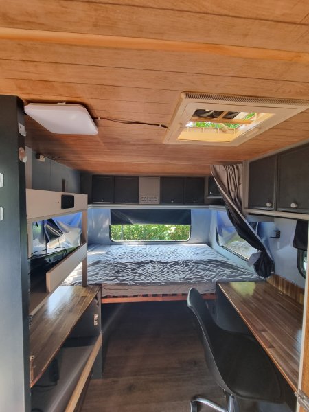 Karavan / obytný přívěs / Renovovaný / Brzděný