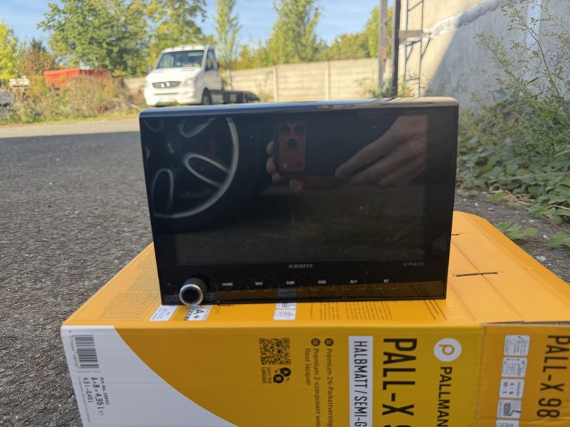 Xzent X-F270 autorádio s navi, couvací kamera, Weblink 