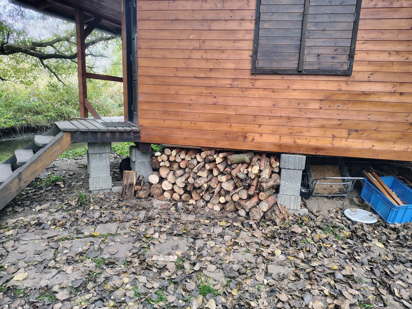 Dřevo na topení připraveno