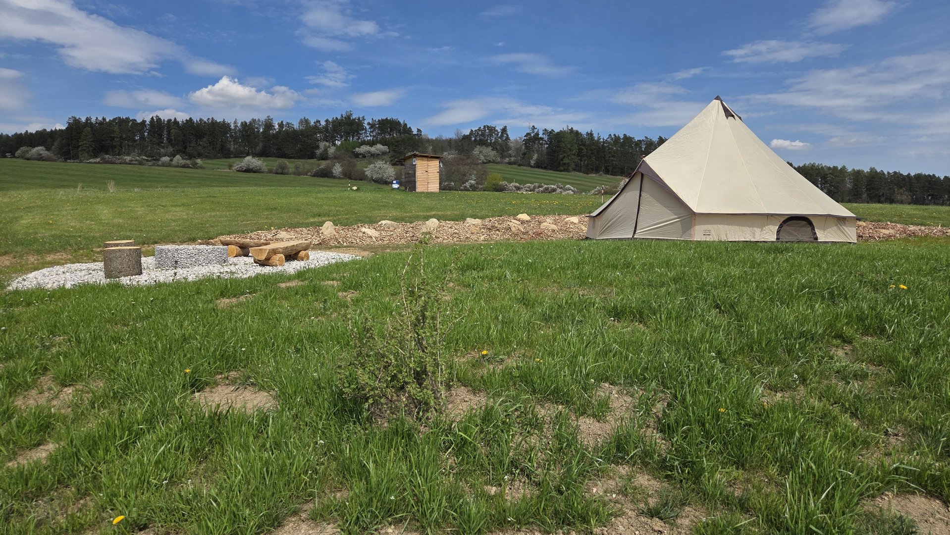 Druhý Glamping již postaven...