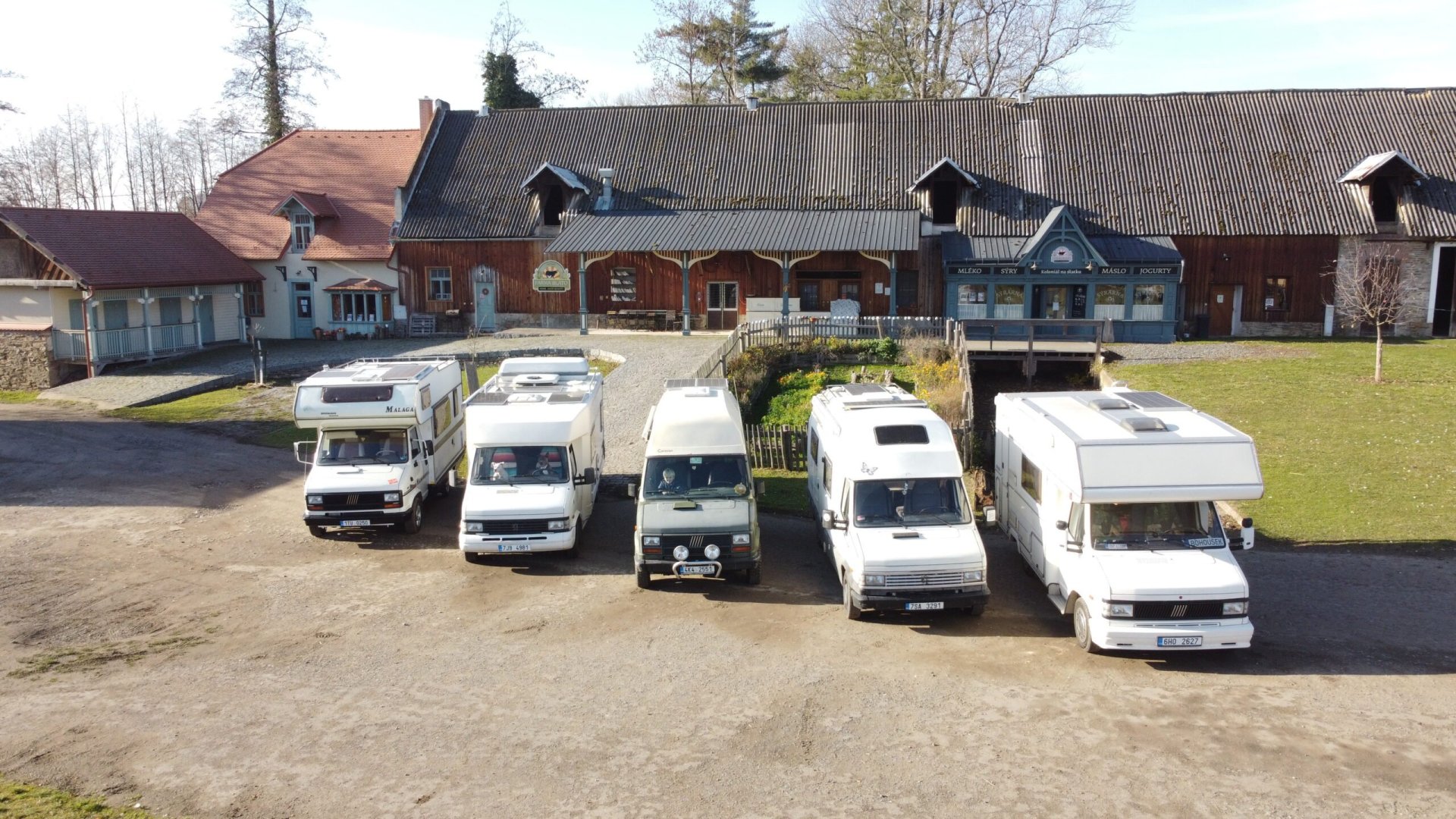 Retro obytňáky na Blátě 2026