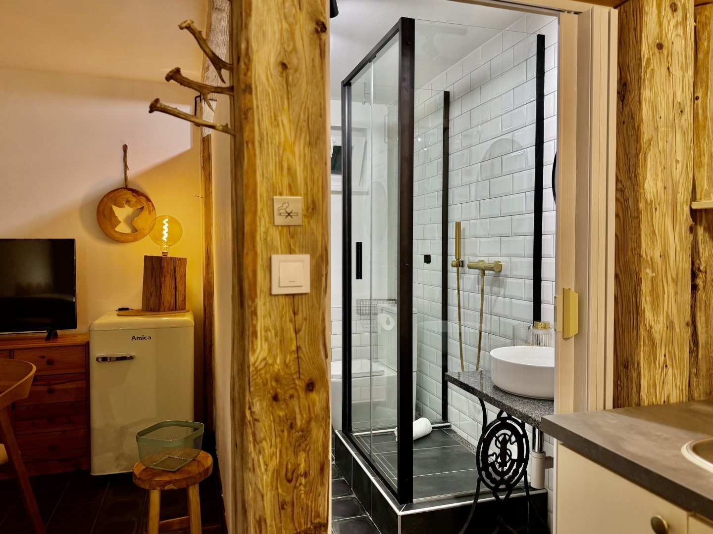 ACCOMMODATIONS IN A CABIN