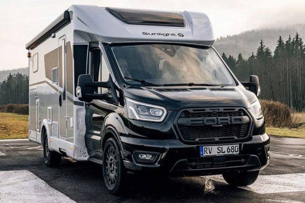 Nový luxusní obytný vůz v plné výbavě Německého koncernu Erwin Hymer group - Mníšek pod Brdy