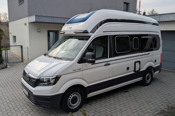 Kompaktní LUXUSNÍ obytňák pro 4 osoby s automatem