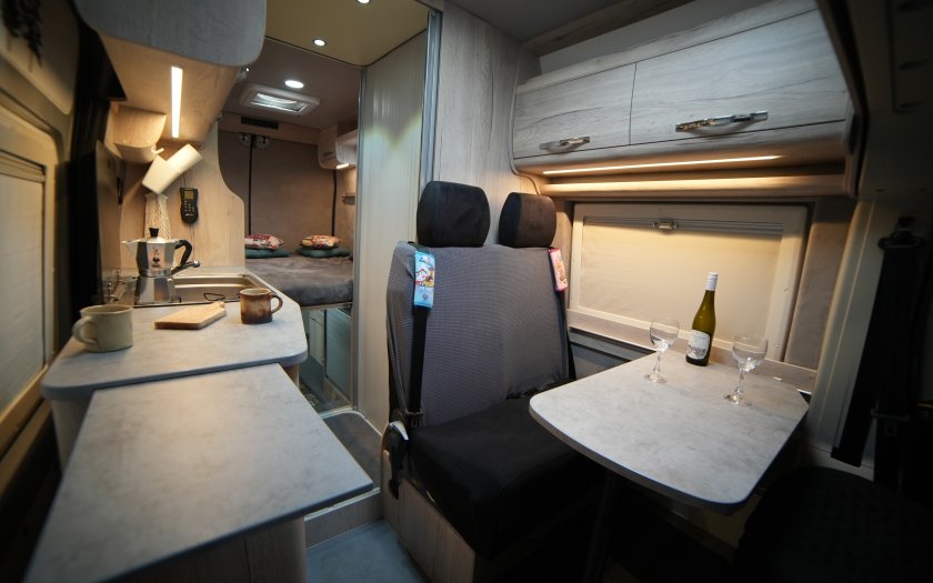 pojízdná chata pro nezávislé cestování 5tičlenné rodiny