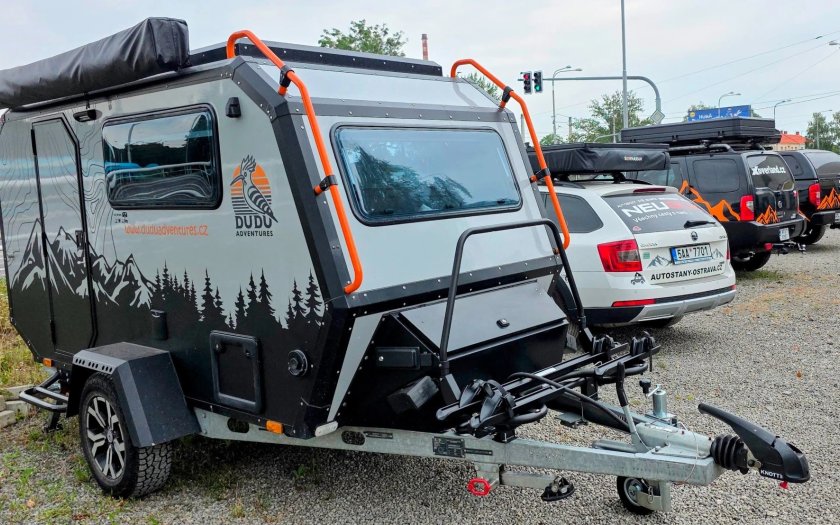 Držák na dvě kola s nosnosti 60 kg