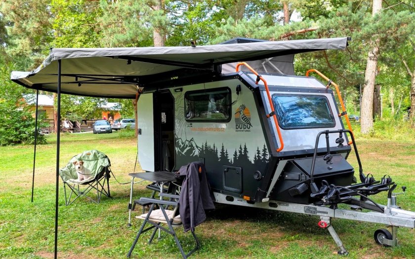 Osvětlená markýza Bushwakka